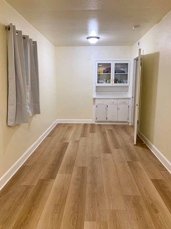 Building Photo - 708 Calvados Ave