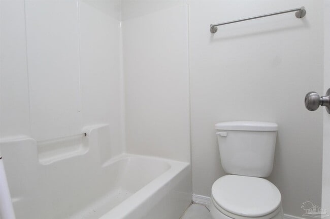 Building Photo - 408 Peppertree Terrace