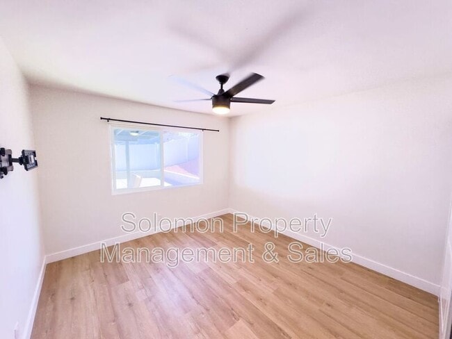 Building Photo - 3564 Thunder Dr