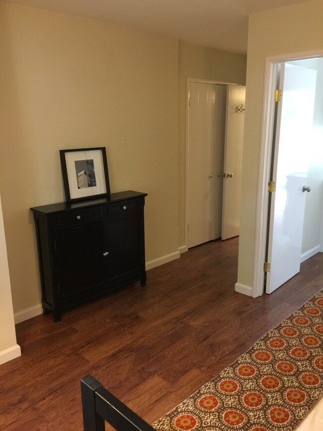 Building Photo - 3 Oaks - Ocean Ave House