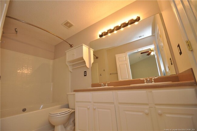 Building Photo - 404 Canyon Lake Cir