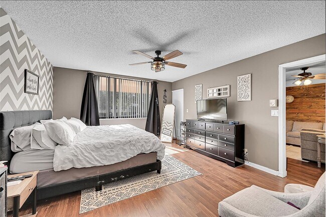 Building Photo - 8592 W Sunrise Blvd