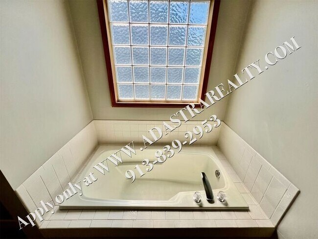 Building Photo - Updated 4 Bed 2.5 Bath in Olathe-Available...