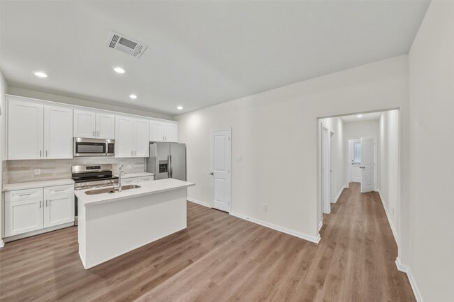 Building Photo - 714 W Dallas St