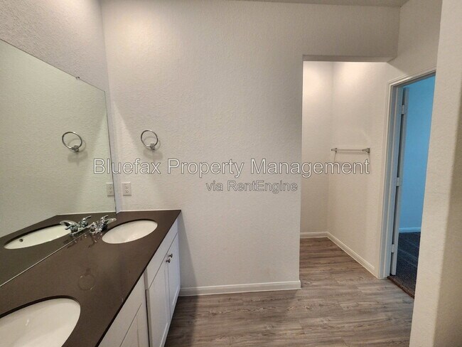 Building Photo - 13907 Sickle Rdg