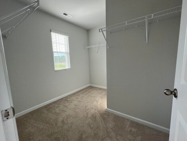 Building Photo - 6120 Beadlow St