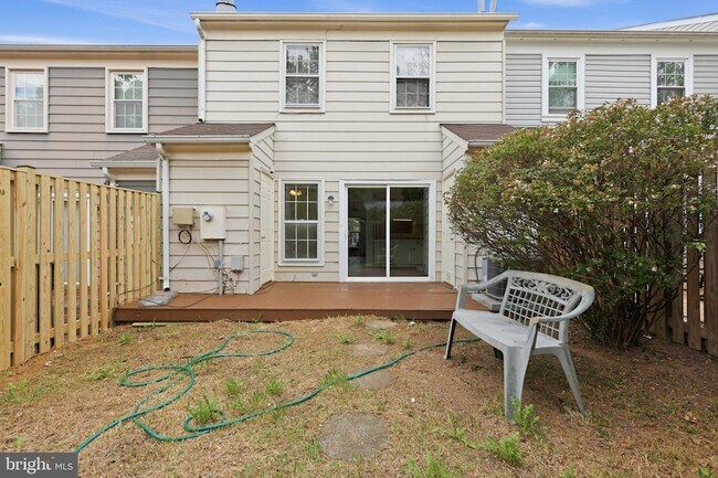Building Photo - 8013 Dayspring Ct