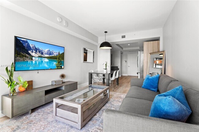 Building Photo - 121 NE 34th St