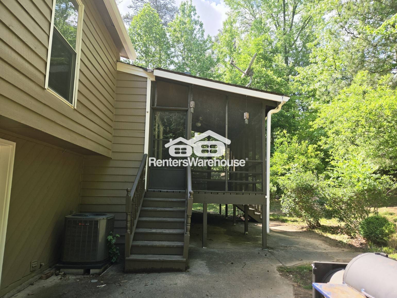 Building Photo - 4486 Poplar Terrace