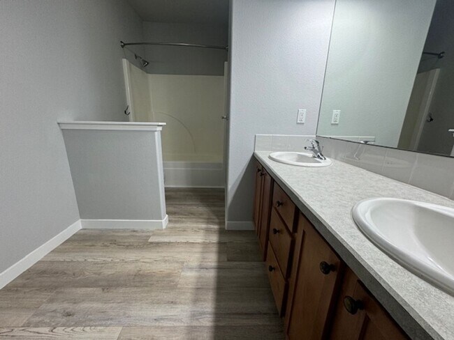 Building Photo - Single level home