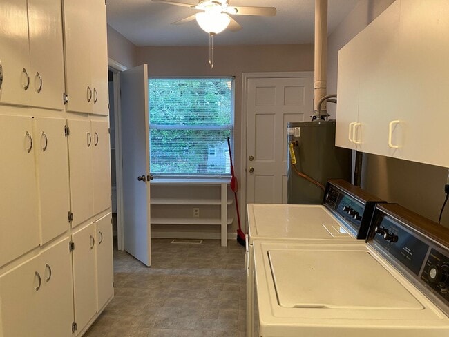 Building Photo - 411 Beard St