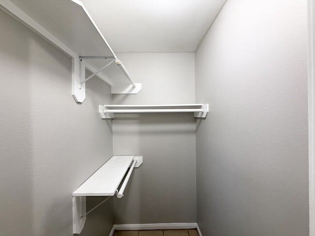 Building Photo - 3032 La Estancia Ln