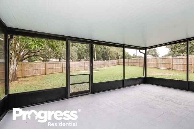 Building Photo - 428 Regal Park Dr