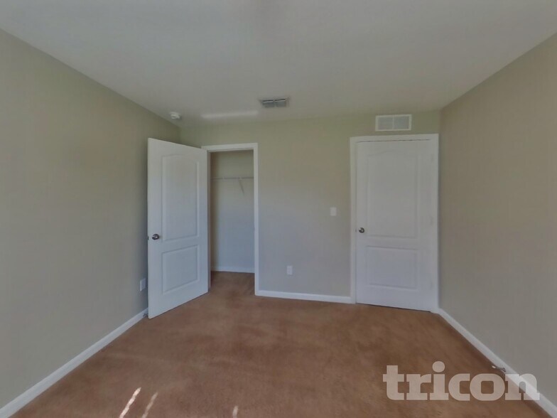 Building Photo - 14 Rivera Ln