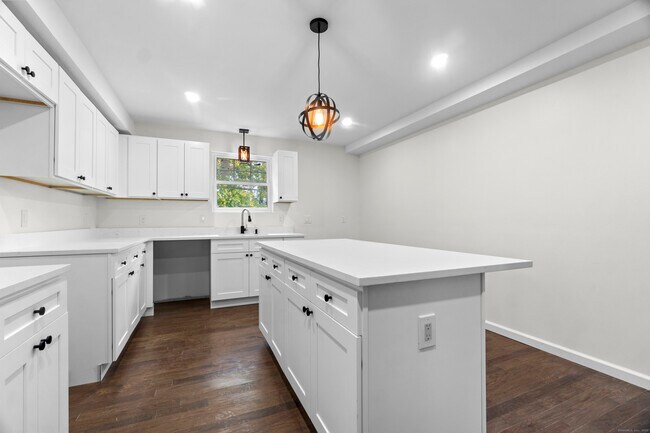 Building Photo - 1285 Townsend Ave