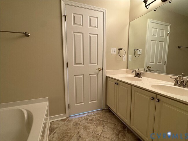 Building Photo - 940 Jamerson Ln