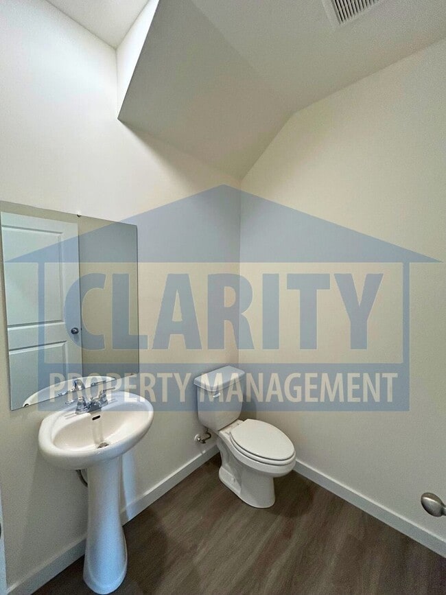 Building Photo - Newly built three bedroom townhome!