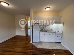 Building Photo - 2 bedroom in Boston MA 02135