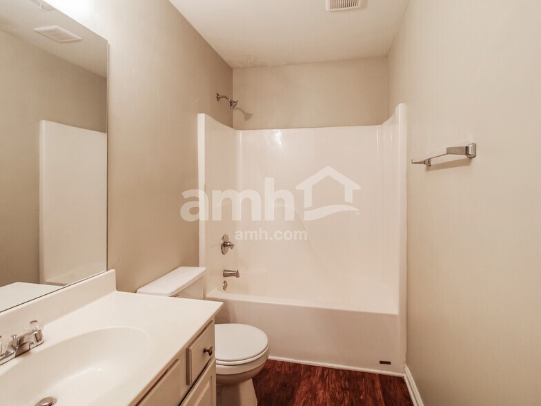 Building Photo - 962 Garden Meadows Cir