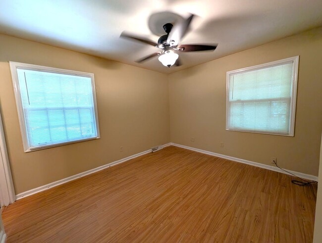 Building Photo - Charming Ranch Style home located in Forest Pawtuckett Community in NC!