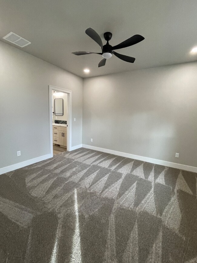 Building Photo - 2011 18th St