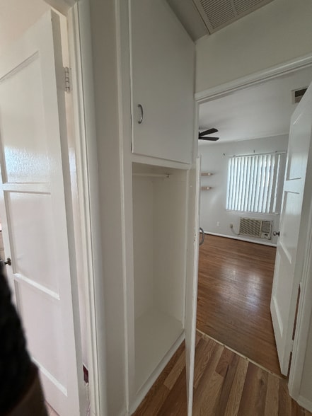 Building Photo - 128 W Rosslynn Ave