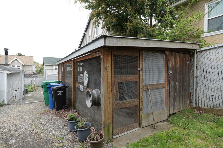 Building Photo - 2731 S Judkins St