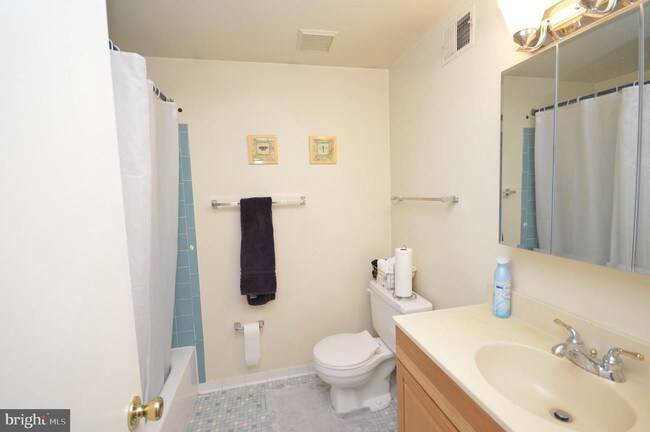 Building Photo - 14595 Woodland Ridge Dr
