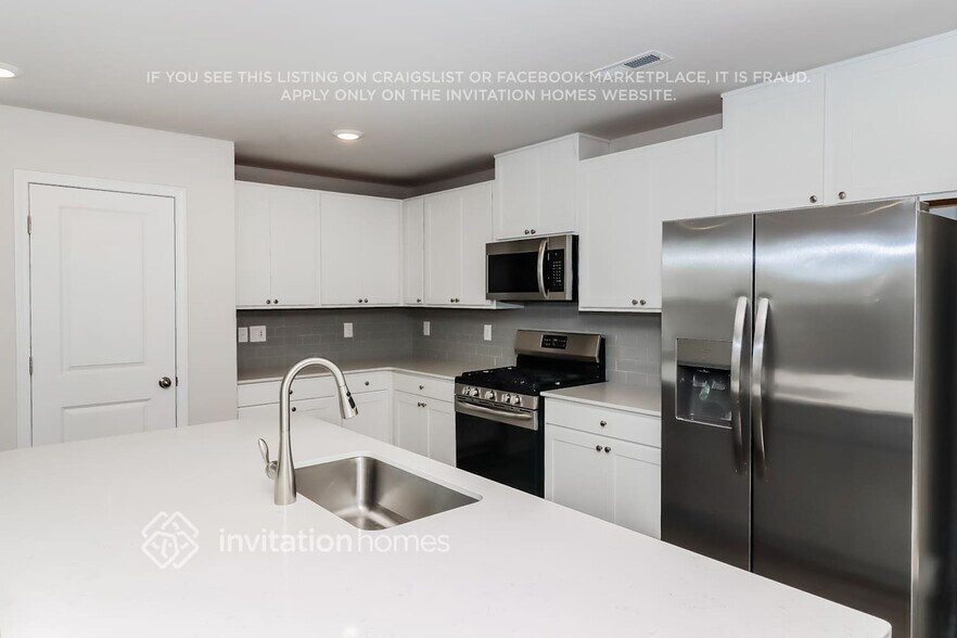 Building Photo - 360 Hollingswood Dr