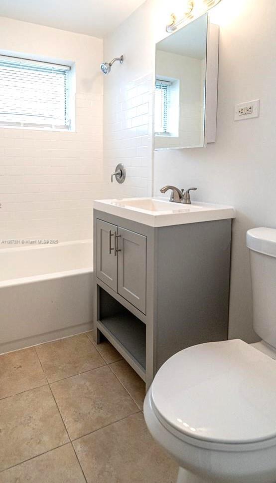 Building Photo - 7711 Dickens Ave