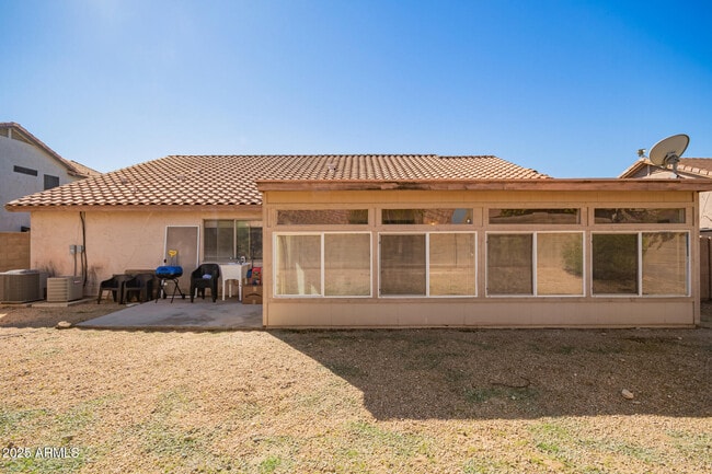 Building Photo - 8572 W Palo Verde Ave