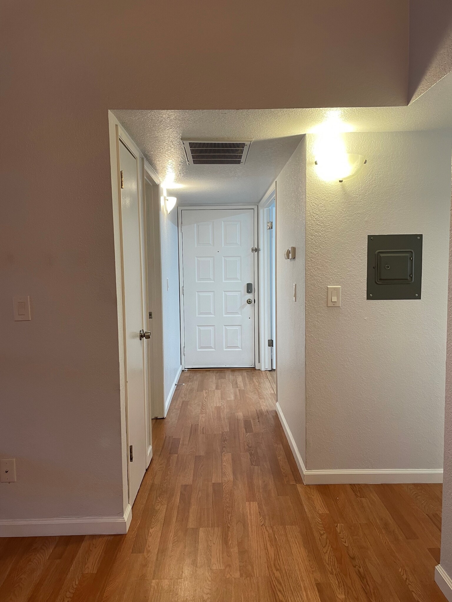 view of front entrance from living room - 250 Del Verde Cir