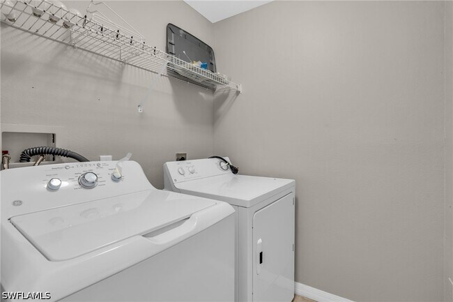 Building Photo - 6560 Huntington Lakes Cir