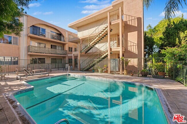 Building Photo - 14850 Hesby St