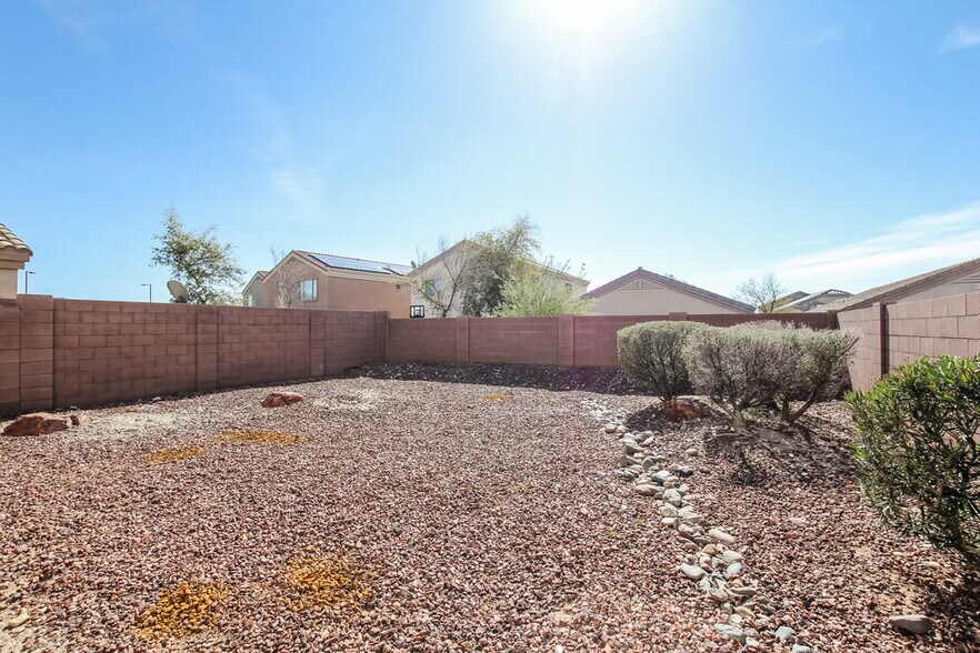Building Photo - 23955 W Antelope Trail