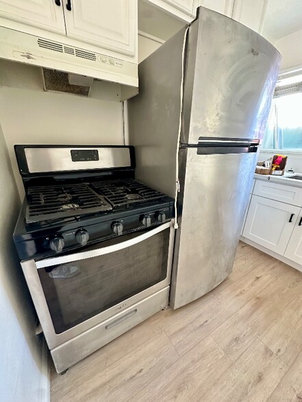 Building Photo - 818 Cedar St