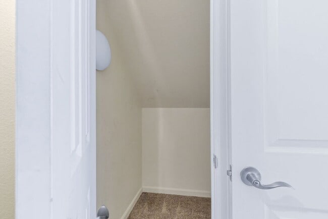 Building Photo - 1577 Chase St