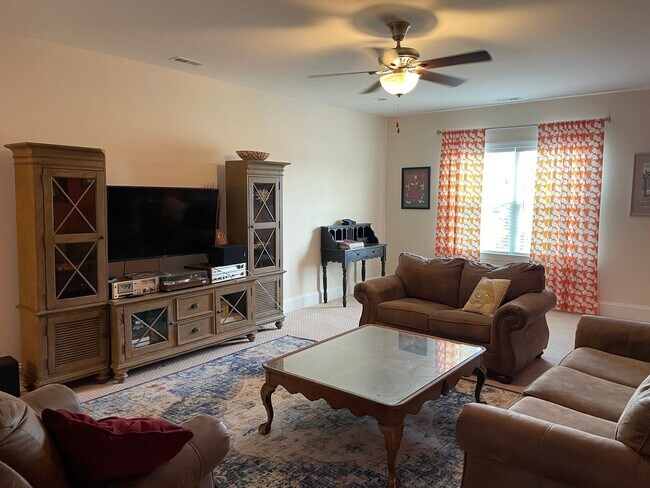 Building Photo - Unfurnished 3 Bedroom 3 Bathroom House with Home Office In Calabash