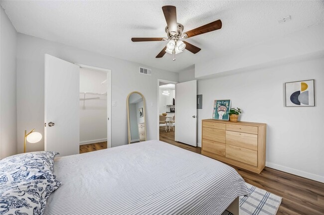 Building Photo - 2121 Hepburn St