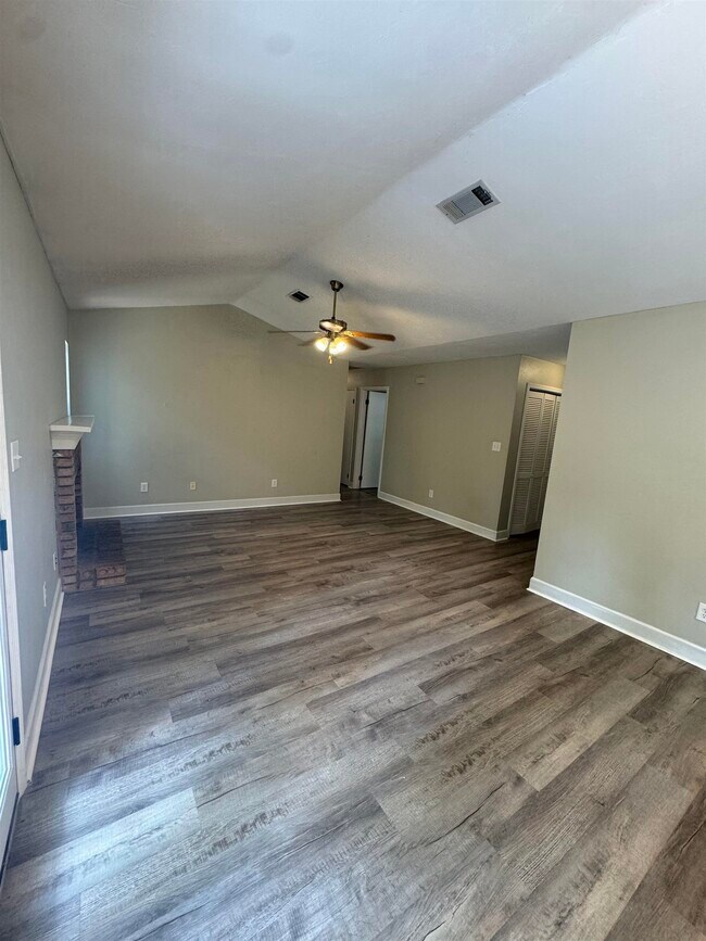 Building Photo - 2768 Faringdon Dr