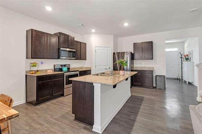 Building Photo - 3741 Makeover Ct