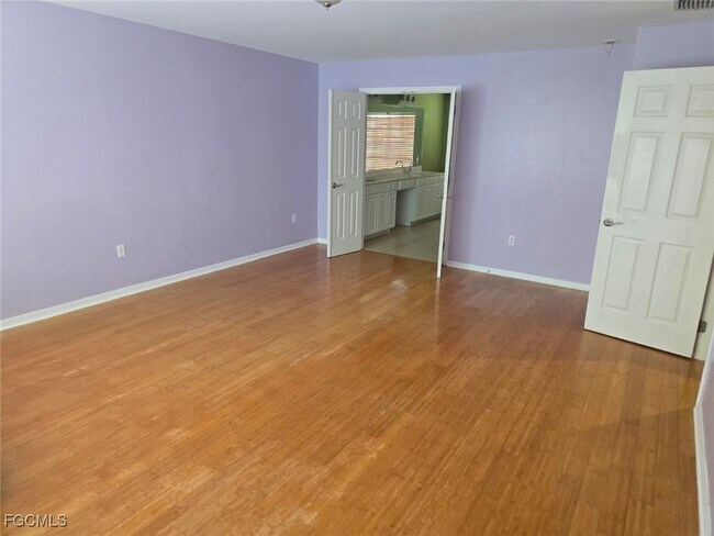 Building Photo - 2540 Sutherland Ct