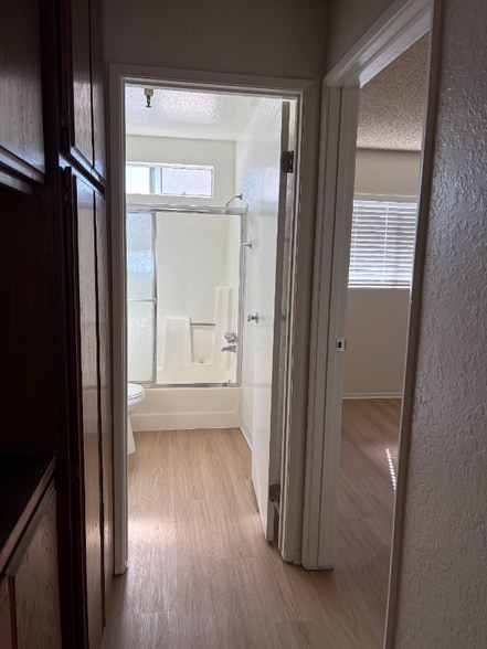 Building Photo - 4040 W 130th St