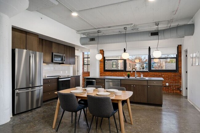 Building Photo - 3829 Main St