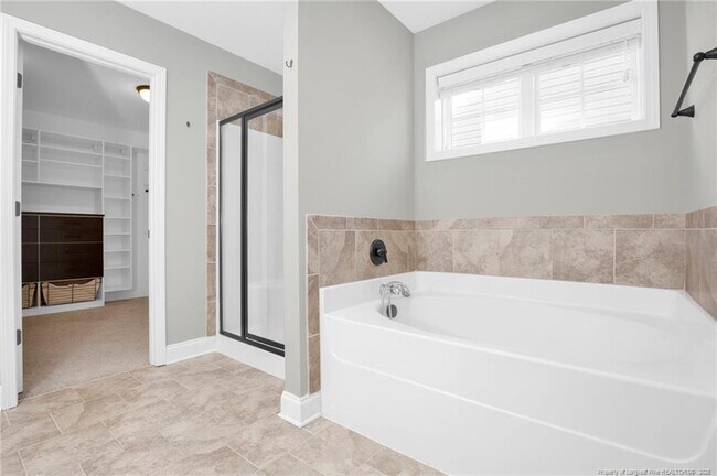 Building Photo - 110 Pinecrest Dr