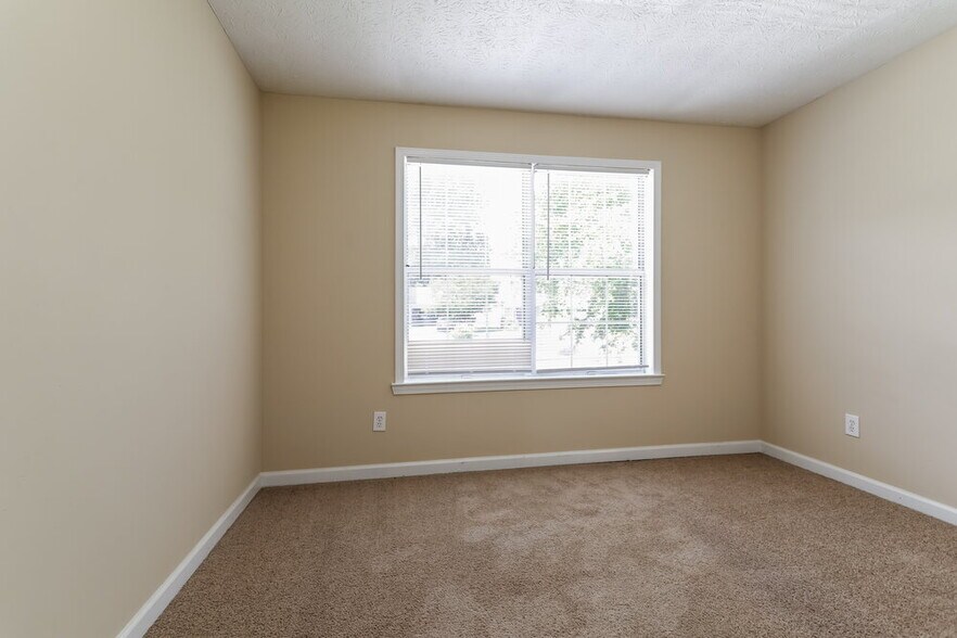Building Photo - 1075 Omaha Dr