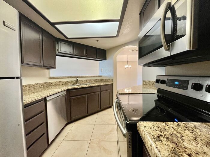 Building Photo - 5104 N 32nd St