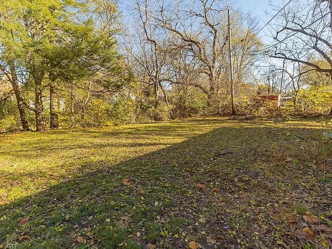 Building Photo - 3 Bed 1 Bath