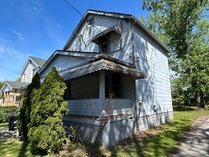 Building Photo - 9535 Nelson Ave