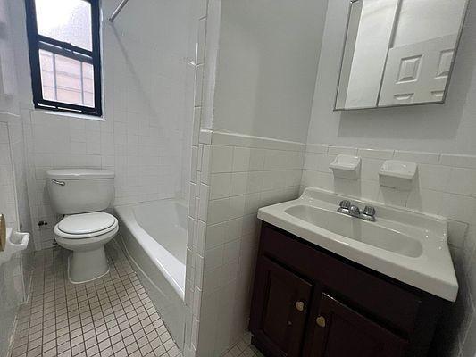 Building Photo - 2 bedroom in BRONX NY 10452